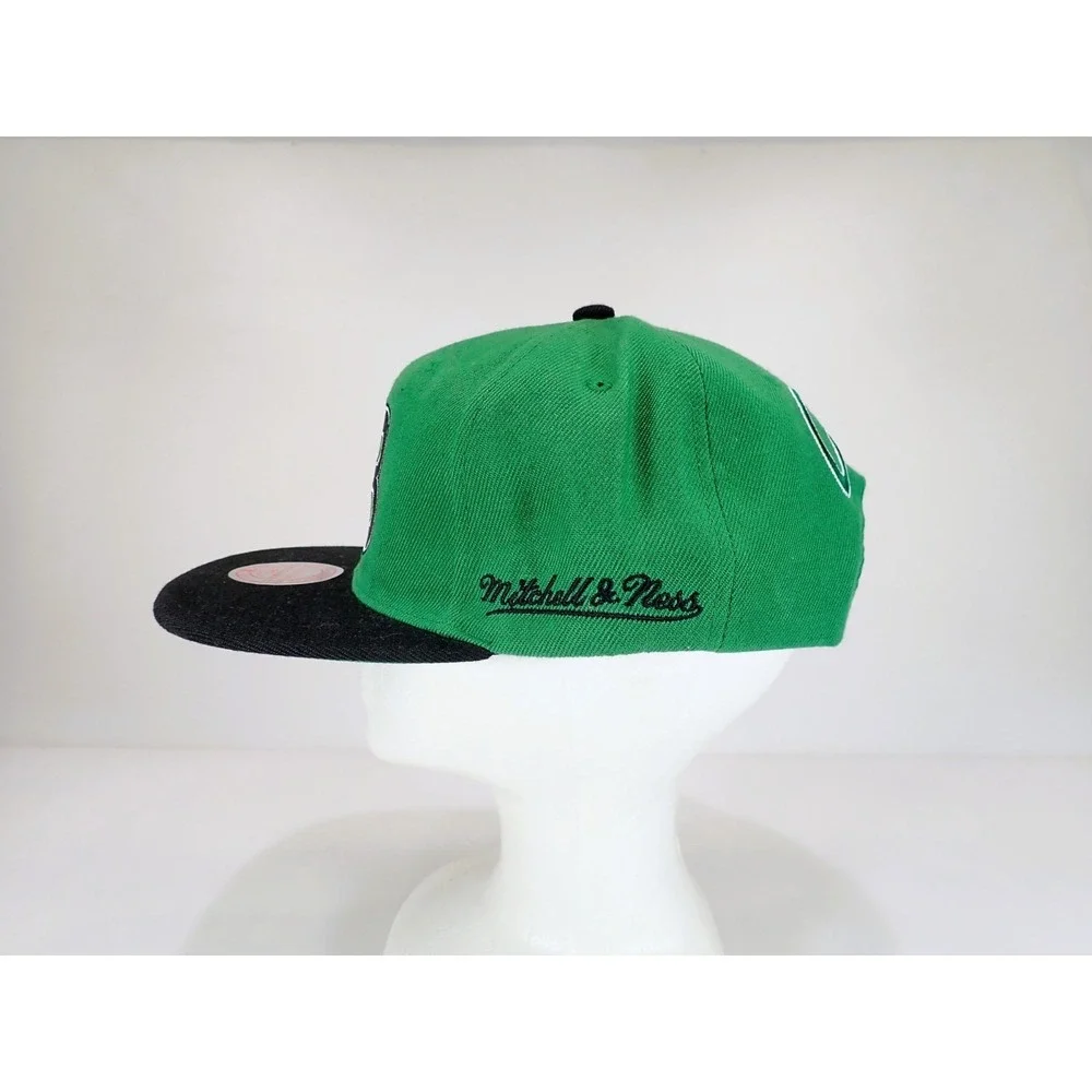 Mitchell & Ness Boston Celtics Snapback Hat Split Green Black Lucky Leprechaun‎
